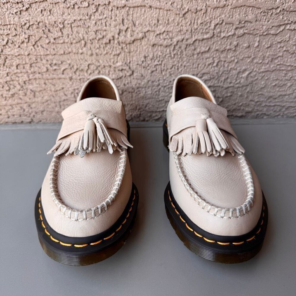 Dr. Martens Adrian Virginia Leather Tassel Loafers Vintage Taupe Women 9 Retro - Picture 2 of 14